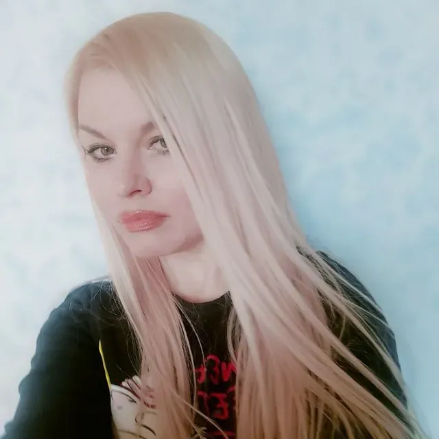 Милфа ждет на сладкий ВИРТИК! 